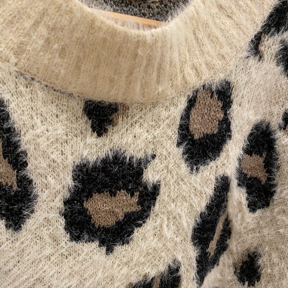 Great Leopard Print Sweater *NWT* Sz M/L 🐆 - Picture 5 of 5
